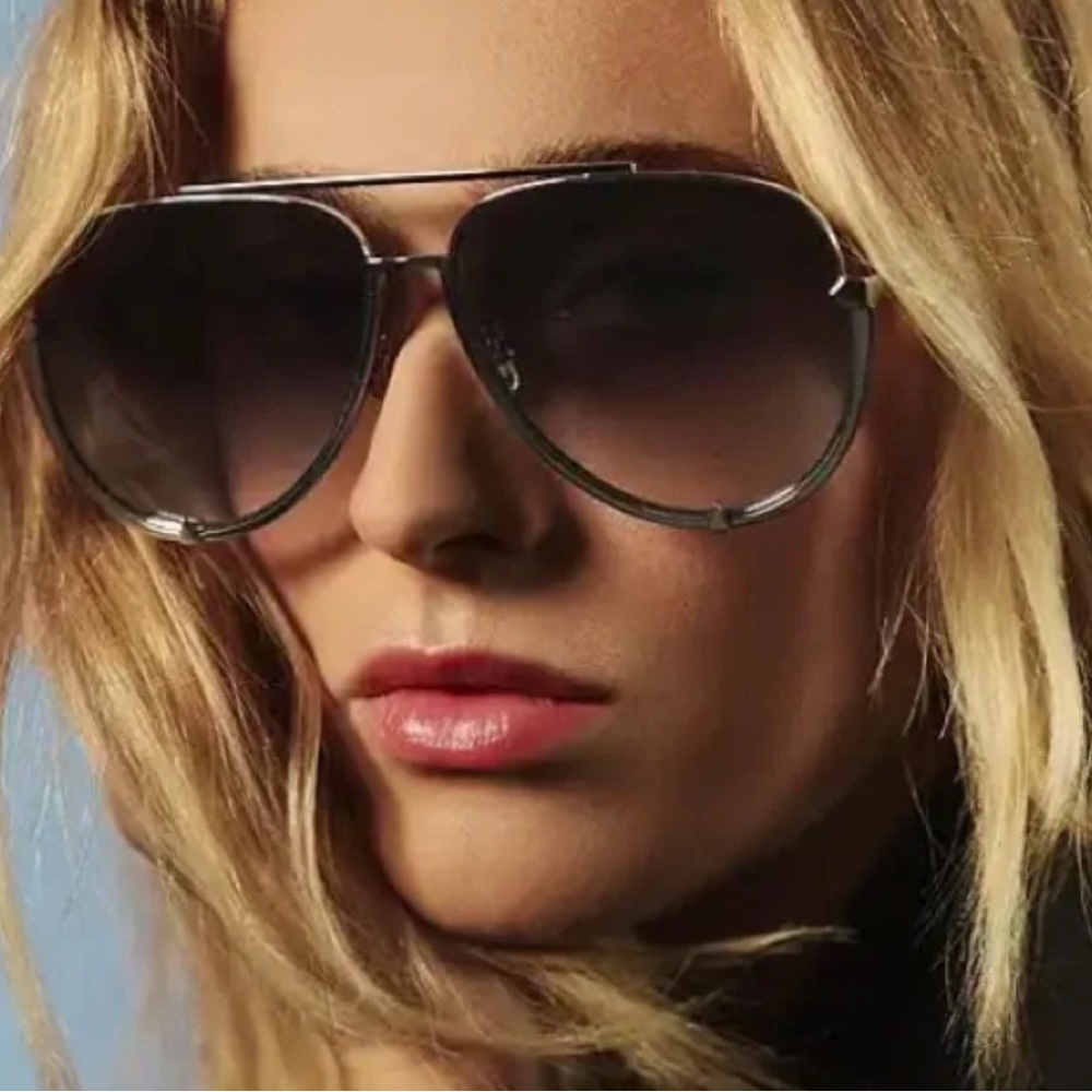 ☆RARE☆ Women’s Aviator Sunglasses - Gradient Smoke Lenses